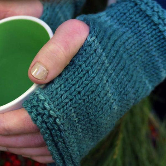 Cestari Fingerless Mittens Knitting Pattern - view 2