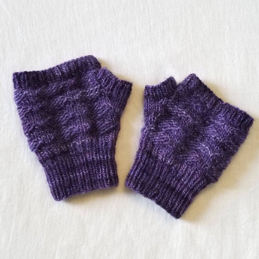 Arctic Fingerless Mitts Knitting Pattern - view 2