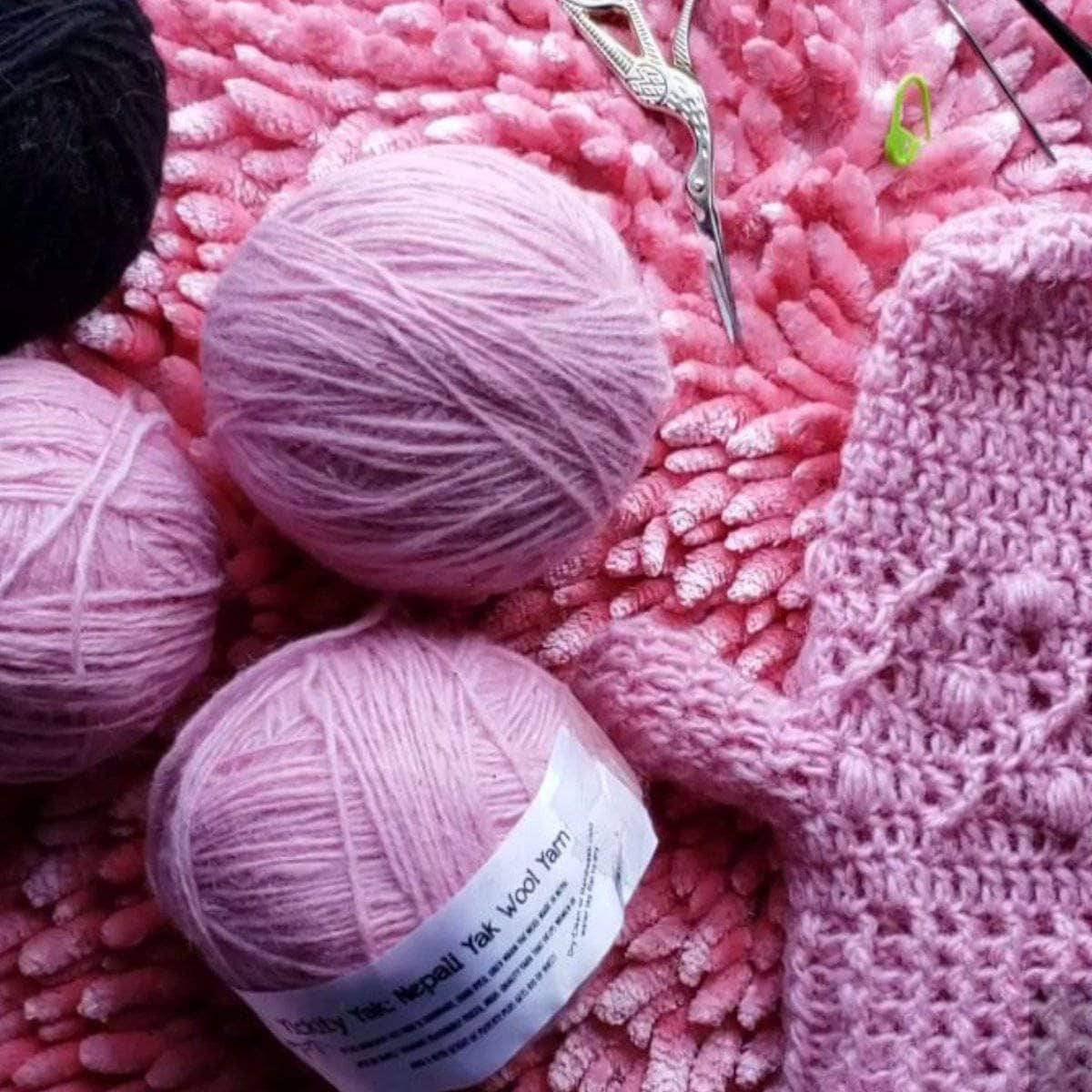 X's and O's Beanie and Mittens Crochet Pattern - view 4