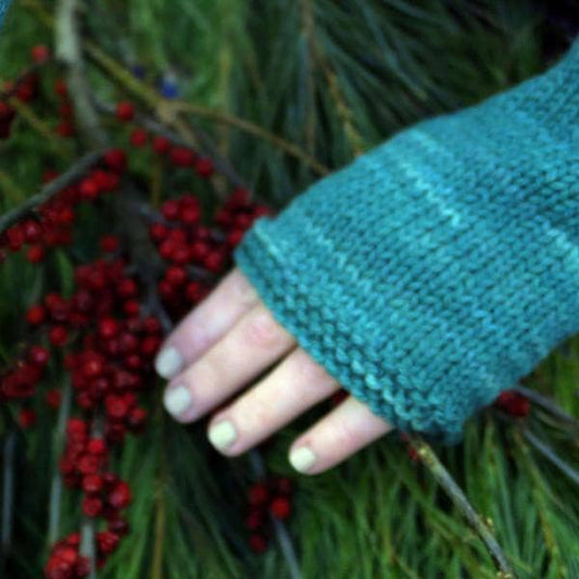 Cestari Fingerless Mittens Knit Kit - view 2