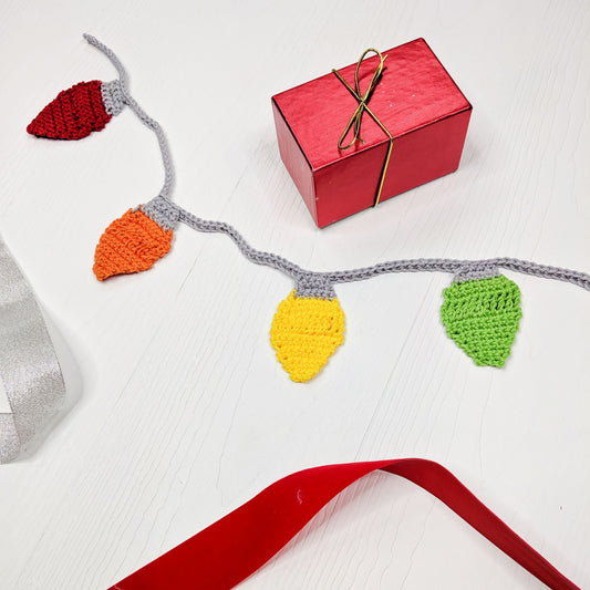 Holiday String Lights Crochet Pattern – Christmas Light Bulb Garland