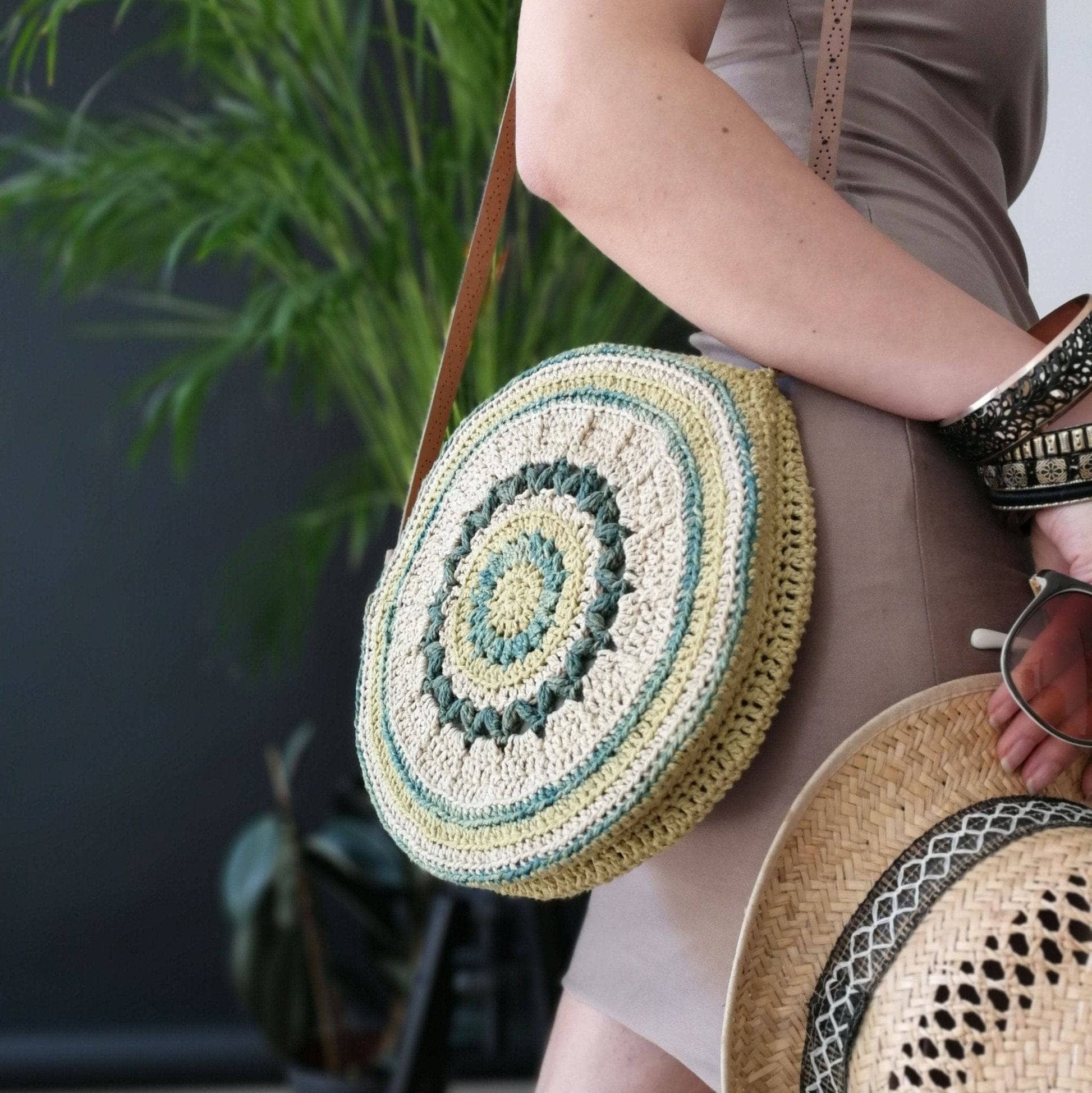 Circle Banjo Bag Crochet Pattern - view 2