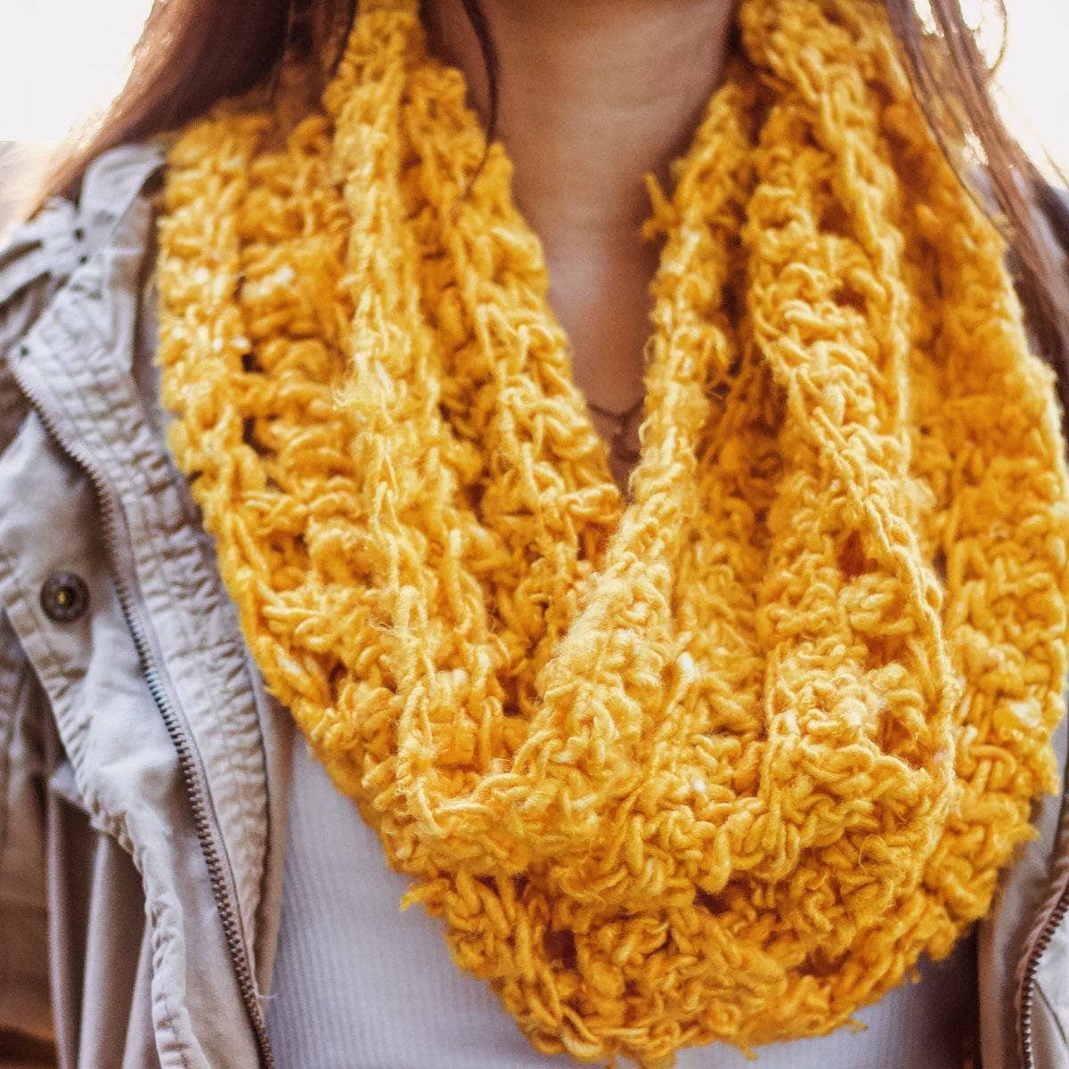 Elderidge Ribbed Banana Cowl Crochet Kit - view 3