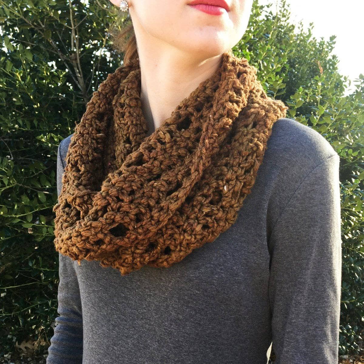 Mountain Mobius Cowl Crochet Pattern - view 4