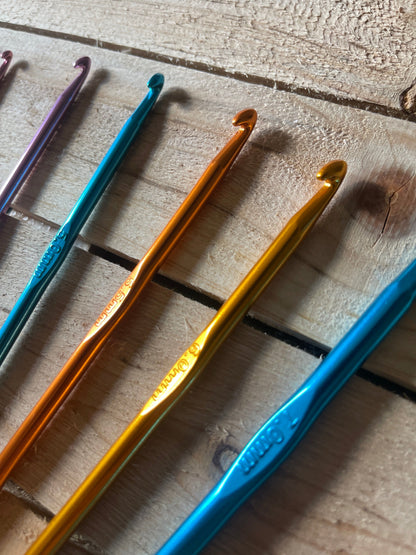 Beginner's Crochet Hook Set - view 2