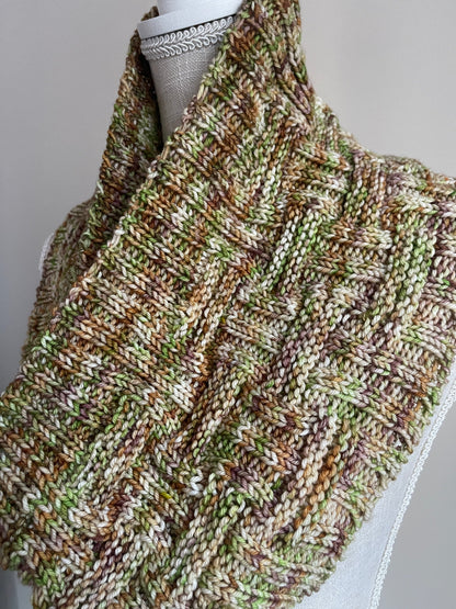 Criss-Cross Applesauce Cowl Digital Knitting Pattern - view 2