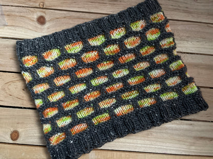 Haunted Honeycombs Cowl — Digital Knitting Pattern - view 4