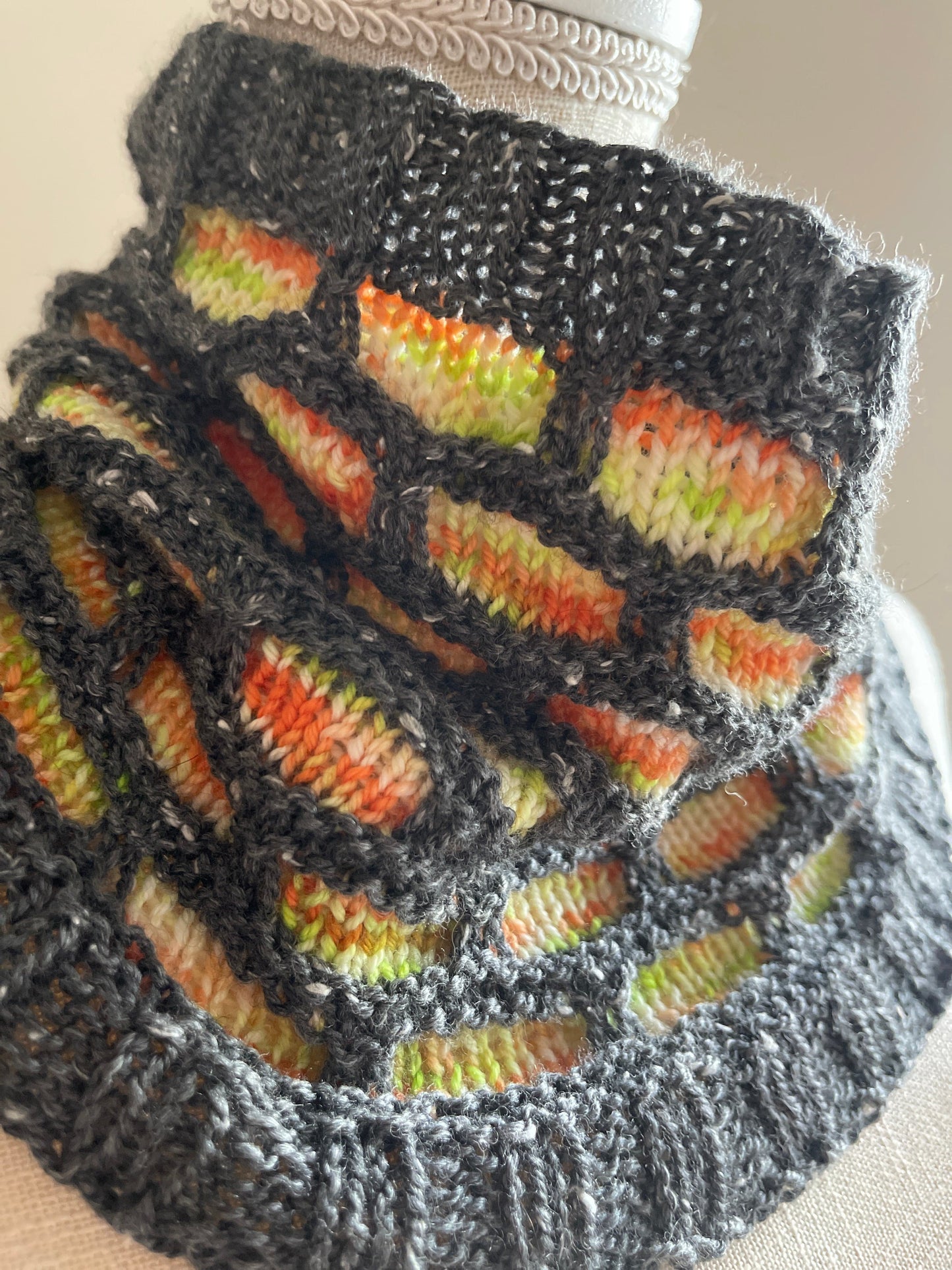 Haunted Honeycombs Cowl — Digital Knitting Pattern - view 3