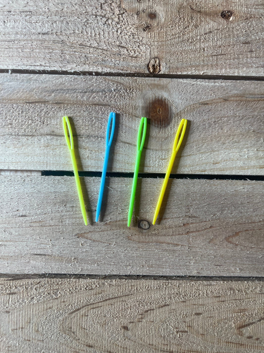 Plastic Wool Needles – Set of 4