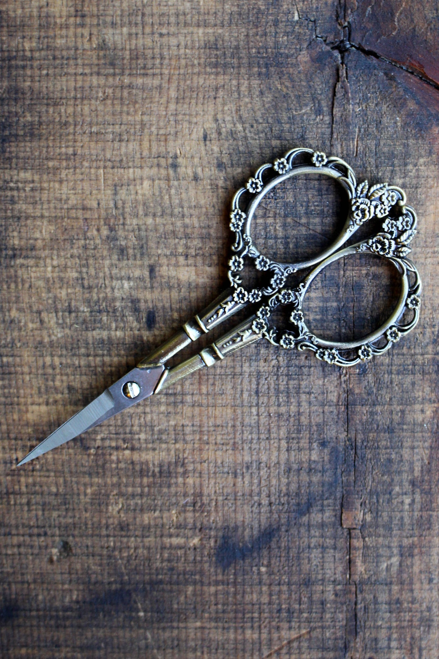 Victorian Scrollwork Embroidery Scissors - view 3