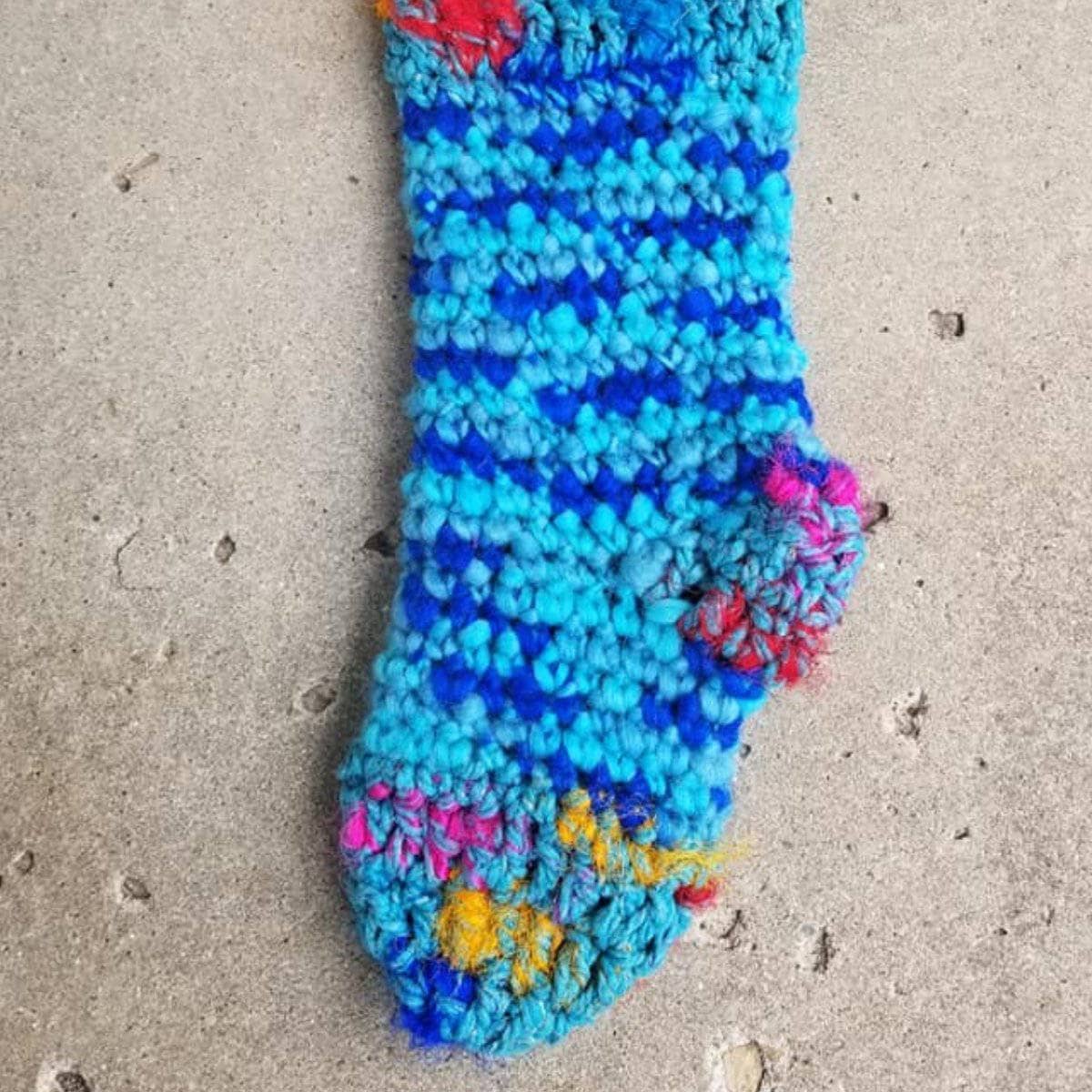 Punky Chunky Holiday Stocking Crochet Pattern - view 3