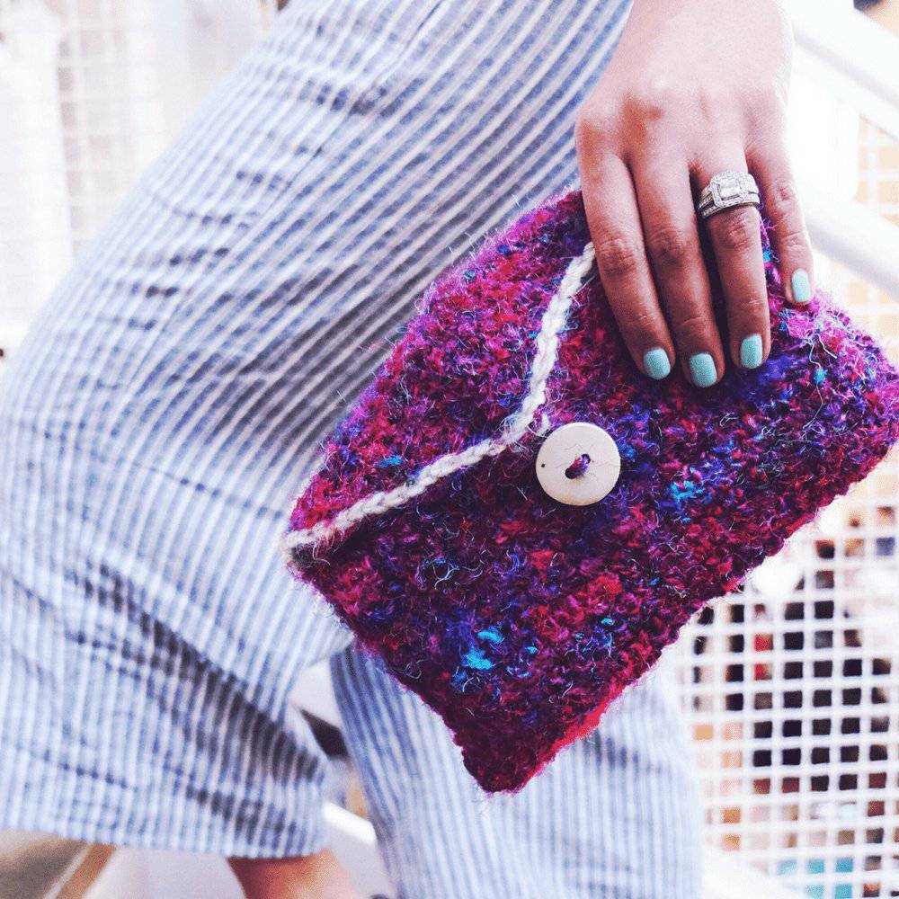 Sari Not Sorry Clutch Crochet Pattern - view 4