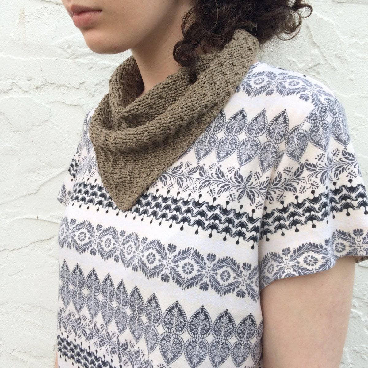 The Poppyseed Scarf Knitting Pattern - view 3