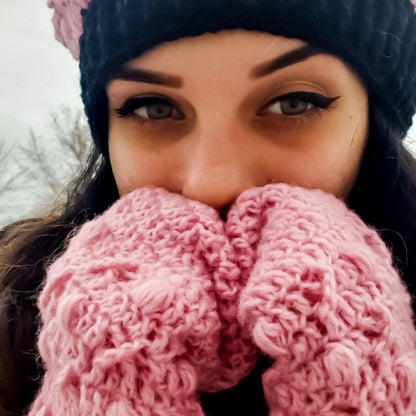 X's and O's Beanie and Mittens Crochet Pattern - view 3